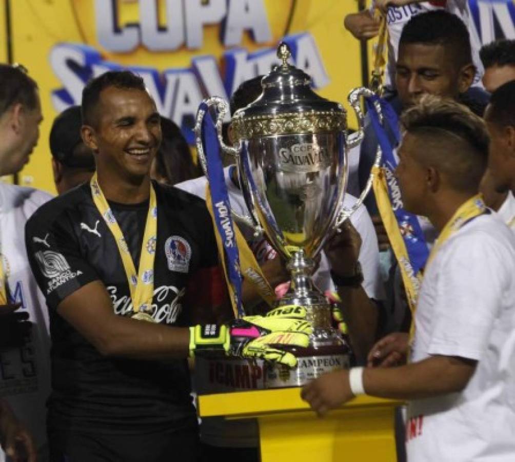 Brayan Beckeles y Javier Portillo se unen la prestigiosa lista de futbolistas con más títulos en Olimpia