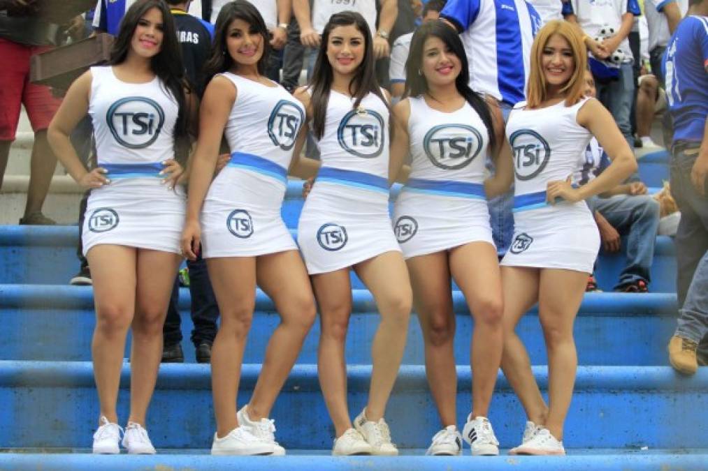 Ellas son las infartantes chicas que engalanaron el Honduras vs Panamá