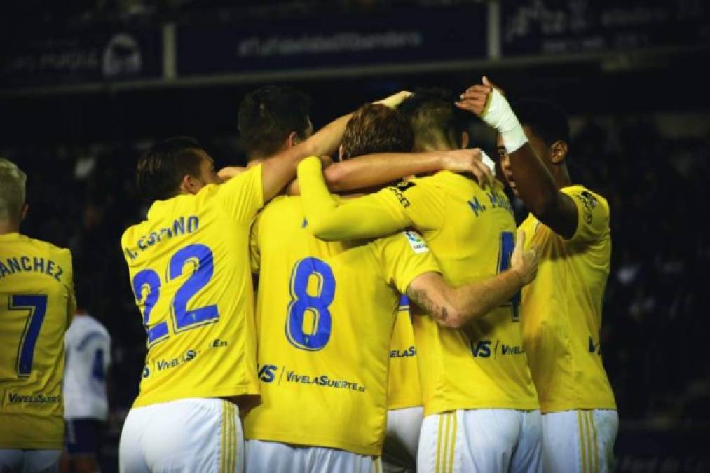 'Choco' Lozano sale lesionado en derrota del Cádiz ante Tenerife