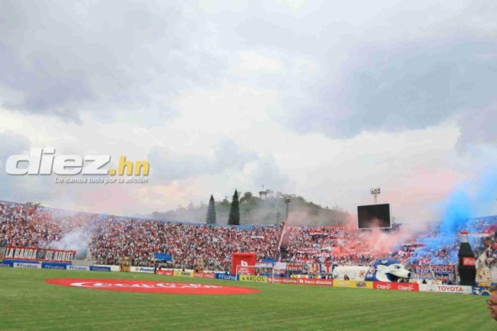 LO QUE NO SE VIO POR TV: ¿Dónde vio el partido Keosseián?; modelo y legionario en primera fila