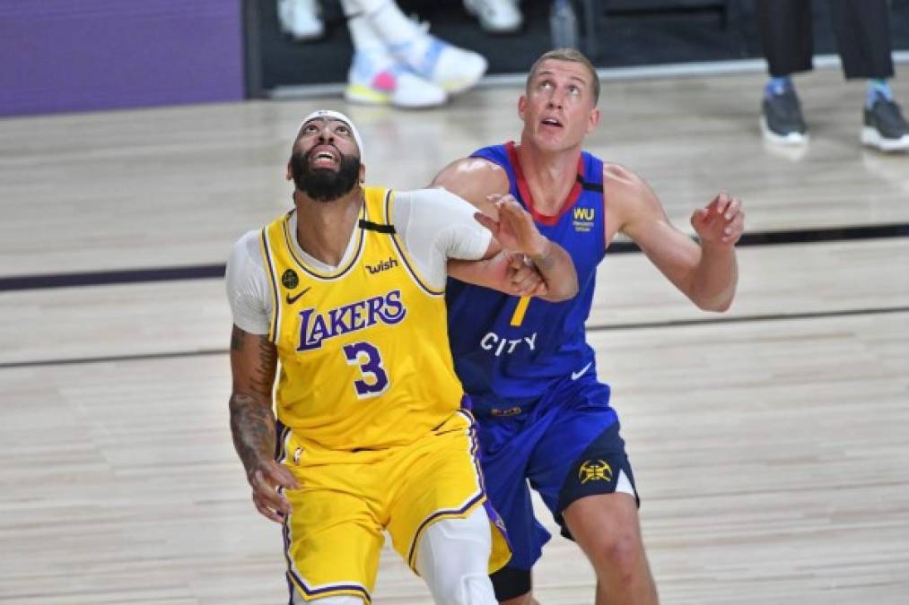 Lakers arrollan a los Nuggets en el primer partido de la finales de la conferencia Oeste