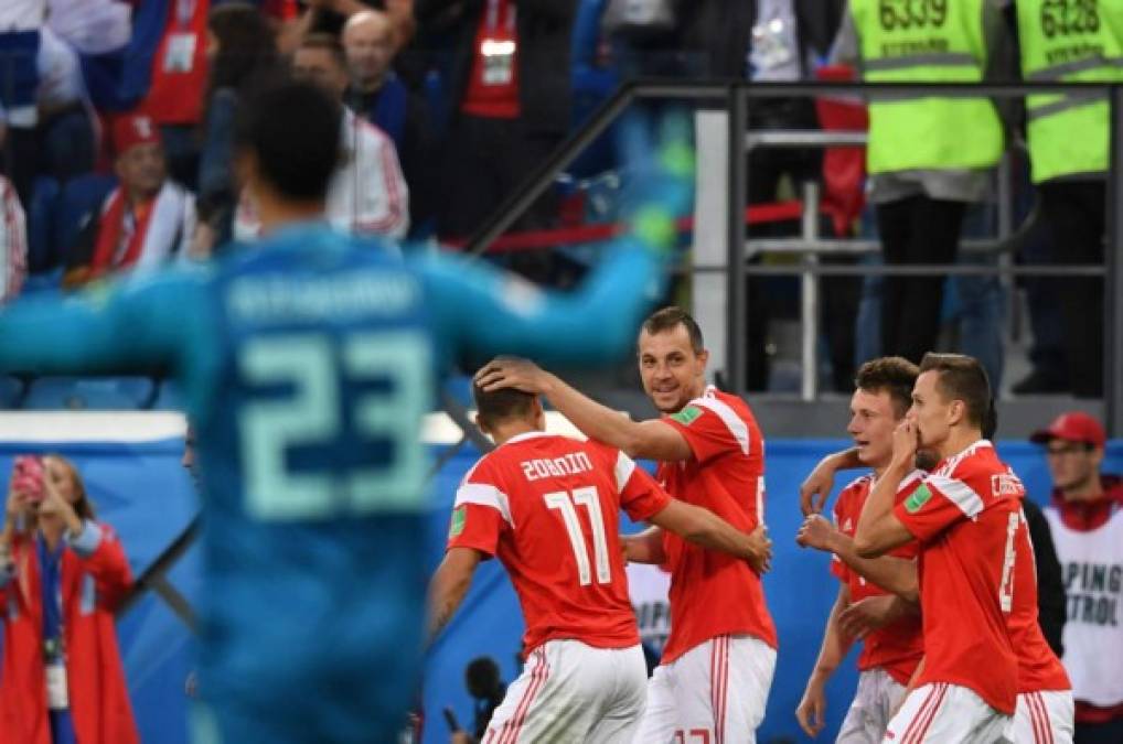 Rusia cumple y pone un pie en octavos del Mundial derrotando a la Egipto de Salah