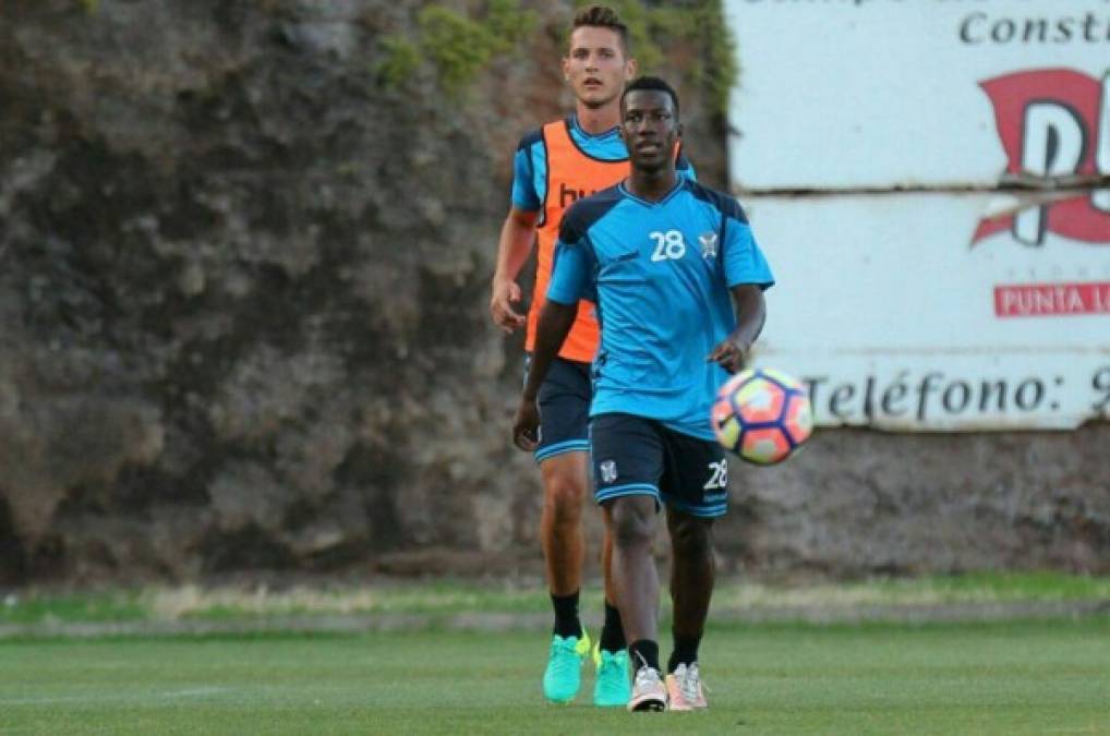 Darixon Vuelto vuelve a los entrenamientos con Tenerife