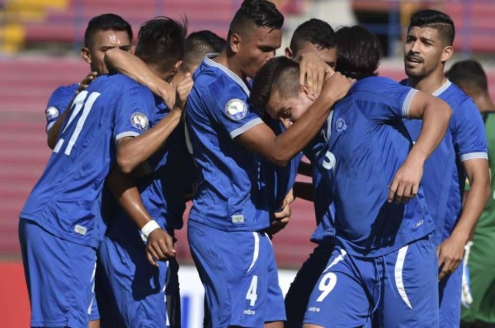 Rubilio Castillo se viste de héroe y da triunfo a Honduras en la Copa Centroamericana