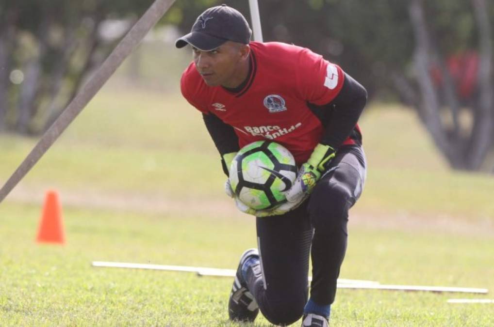 Donis Escober apoyará a Olimpia desde el banco para ganar la copa 31