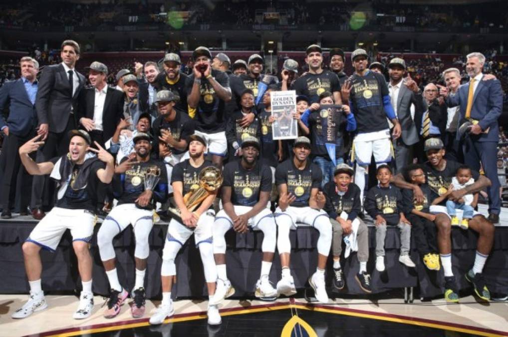 Warriors vencen a Cavaliers y se coronan campeones de la NBA