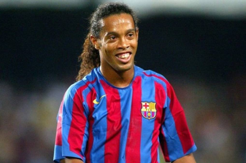 La épica respuesta de Ronaldinho al defensor que le ofrecieron 500 mil por sacarlo del partido: ''Si me agarras''