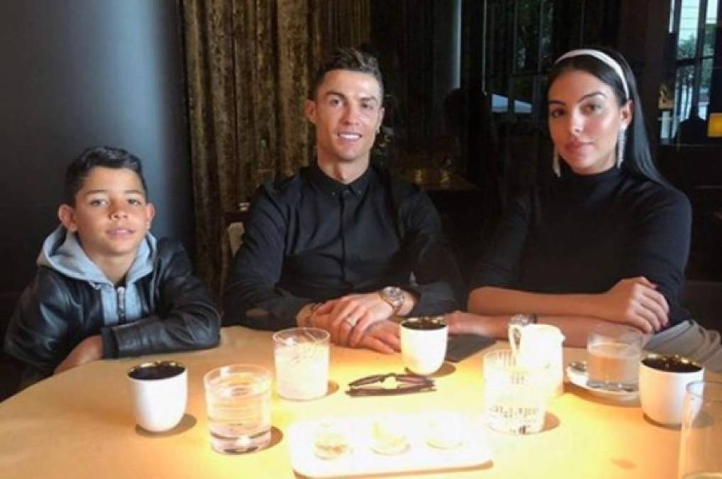 Así reaccionó Cristiano Ronaldo cuando esperó hasta 40 minutos en un restaurante italiano