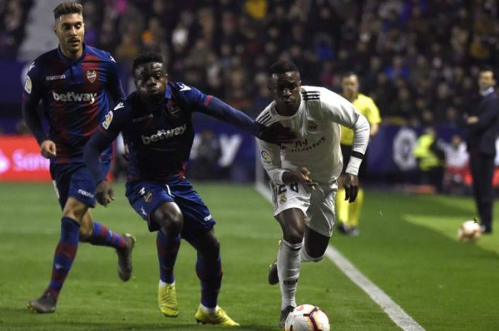 El VAR salva al Real Madrid contra el Levante y ahora va por el Barça