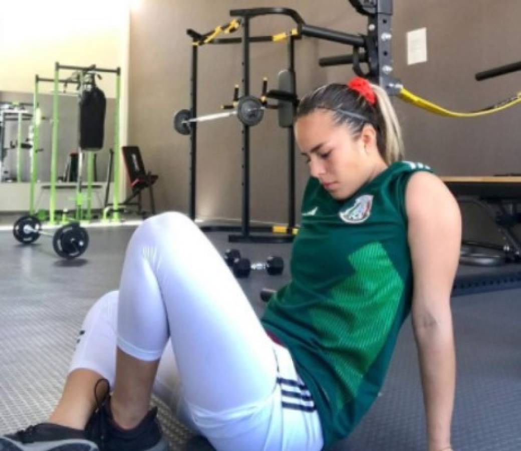 Jugadora mexicana rifa una camiseta para una operación de rodilla porque su club se negó a cubrir los gastos