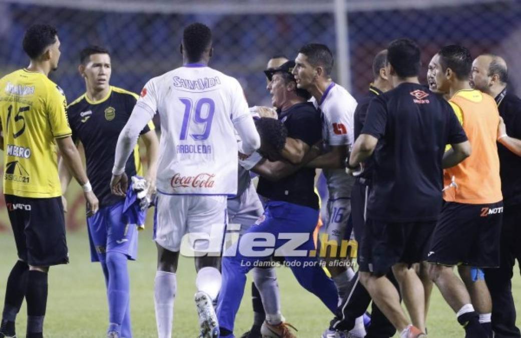 Acta arbitral demuestra por qué Pedro Troglio recibió la roja en Real España-Olimpia