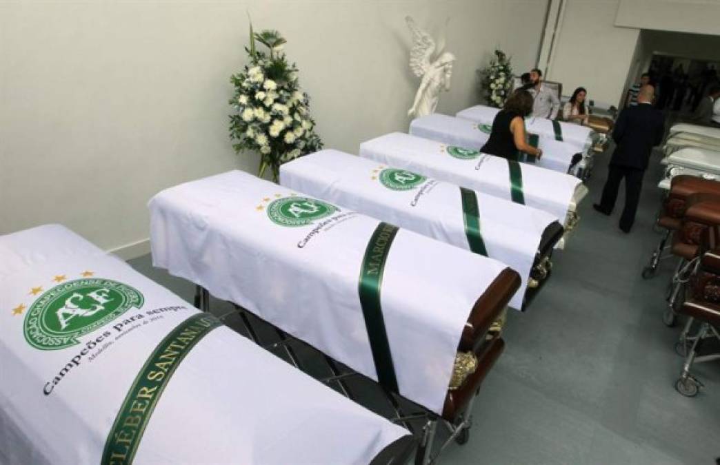 ¡QUE DURO! Las imágenes más tristes del adiós a futbolistas del Chapecoense