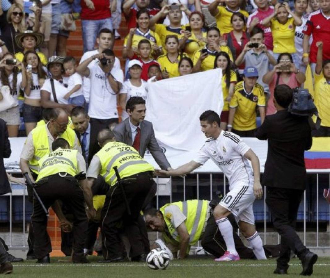 James Rodríguez fue presentado por Real Madrid ante 20 mil aficionados.