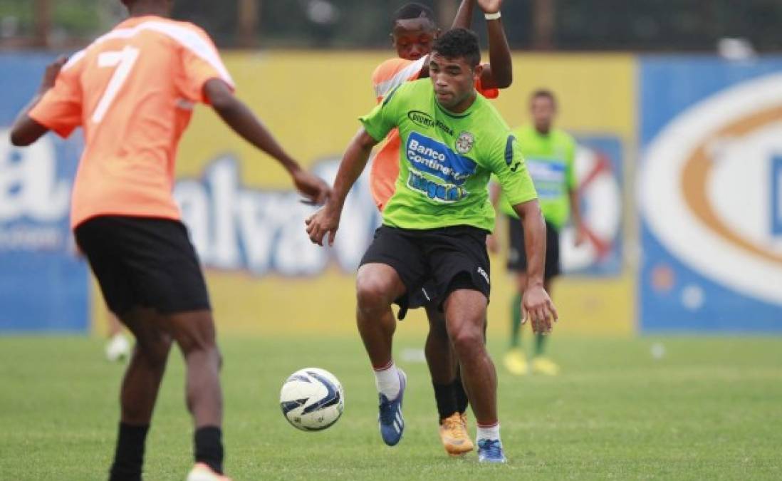 Marathón se relaja jugando con el Sula antes de la vuelta con Motagua