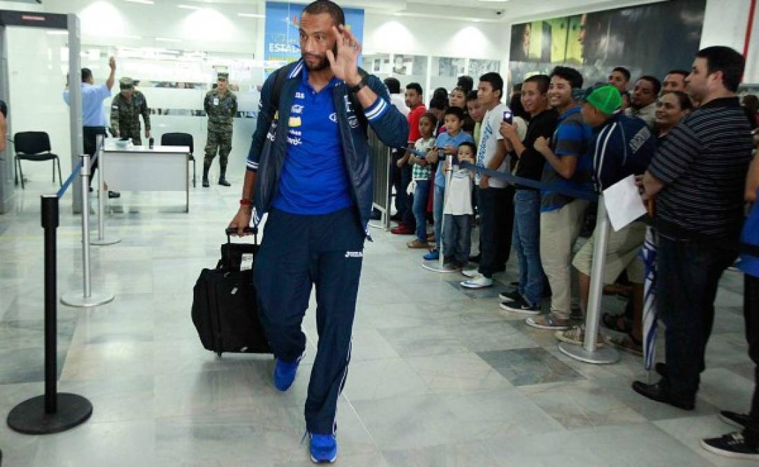 Selección de Honduras arribó al país tras gira asiática