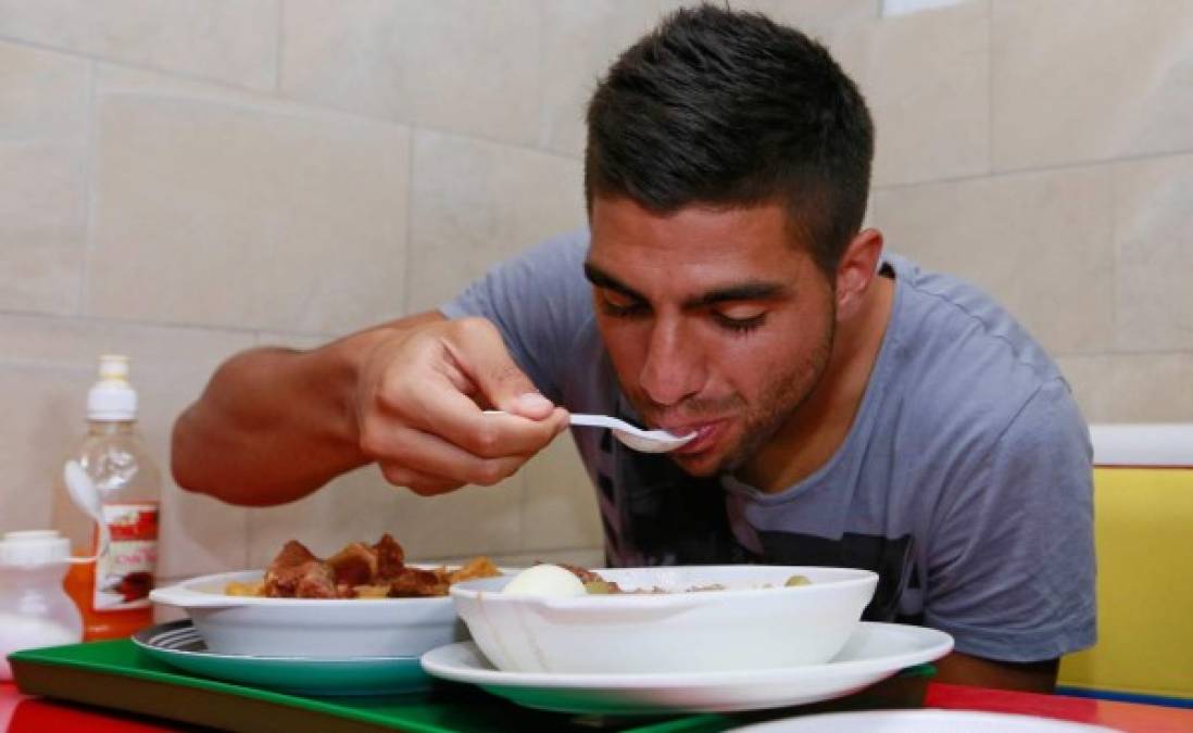 Jona Mejía pasó un día de mercado, artesanía y sopa de frijoles