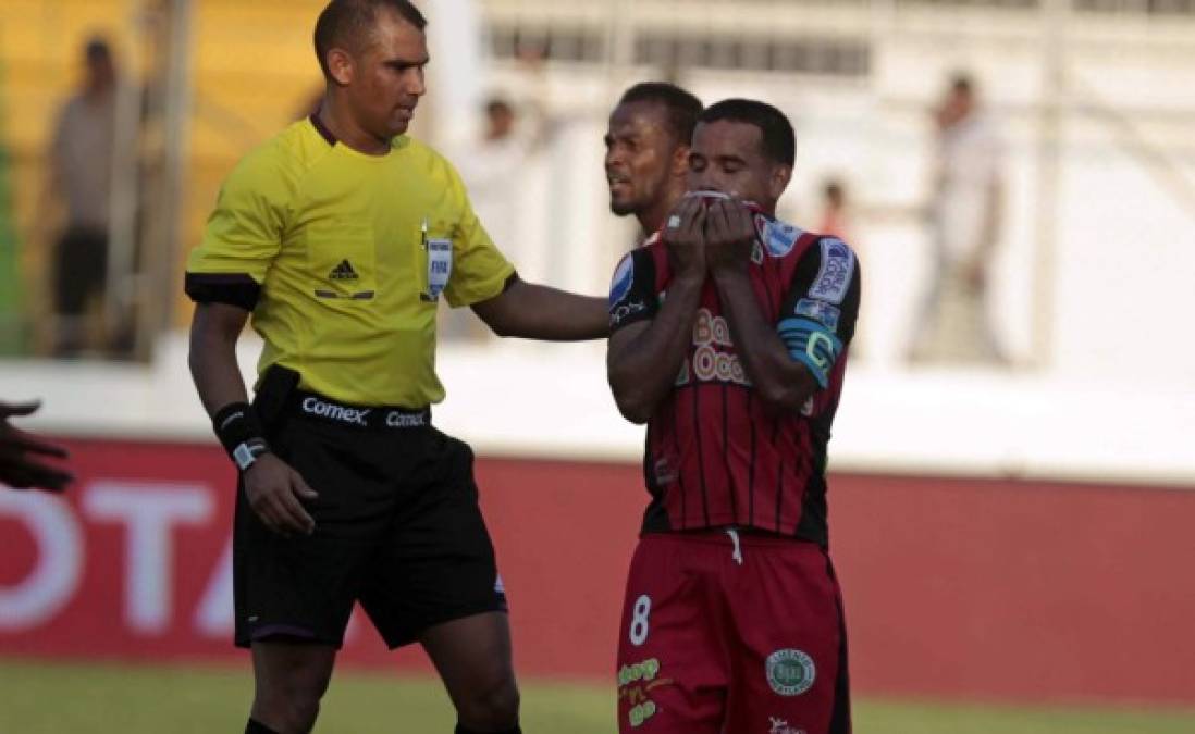 Olimpia gana y le arrebata liderato a Real España