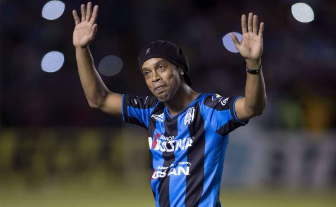 Político mexicano lanza insulto racista contra Ronaldinho