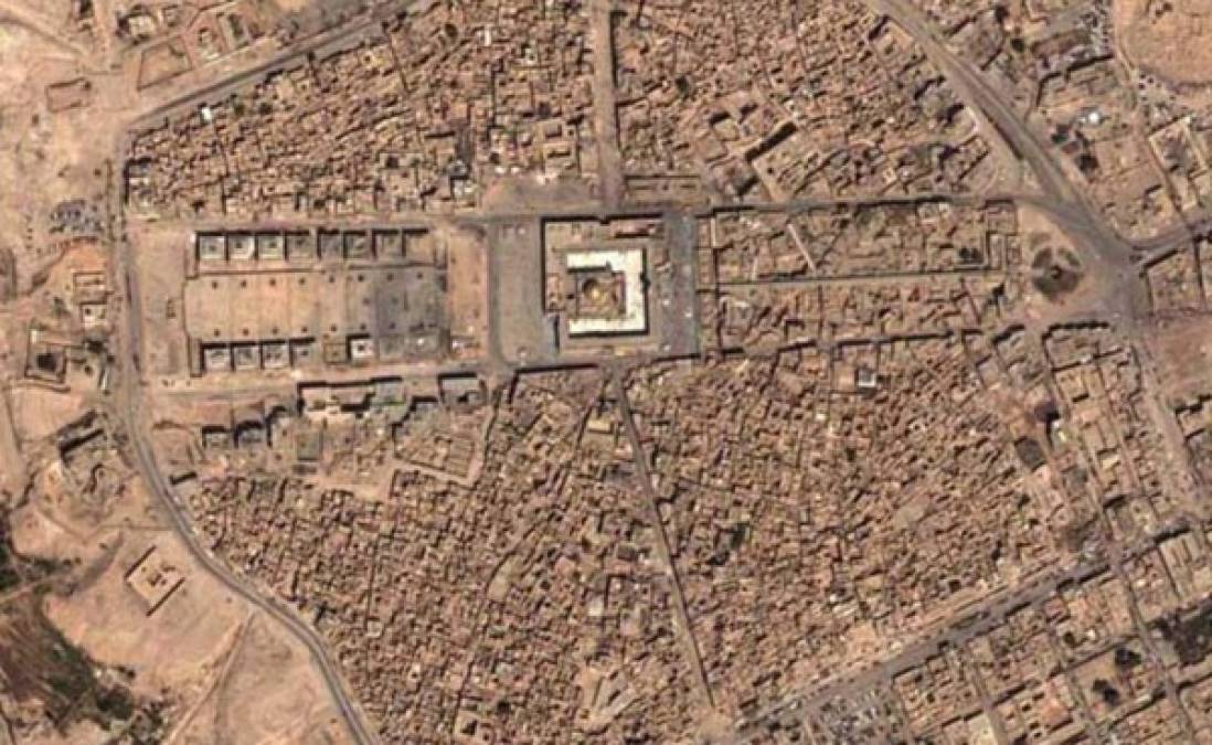 El cementerio que parece una ciudad en Google Map