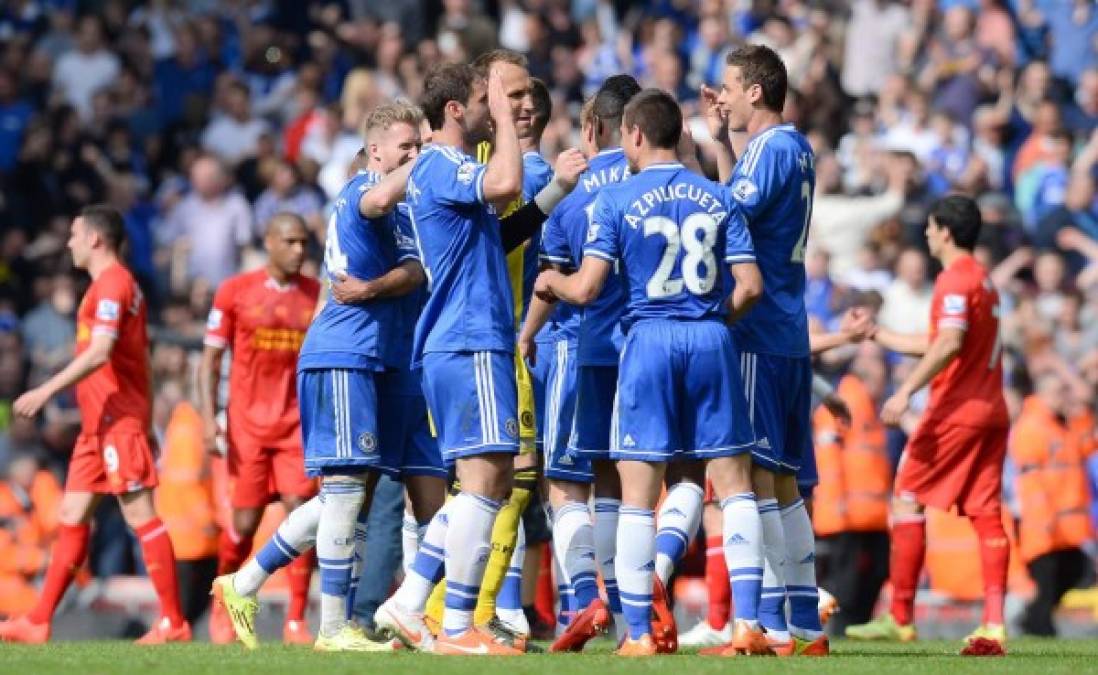 Chelsea sorprende al Liverpool y retoma la lucha por la Premier