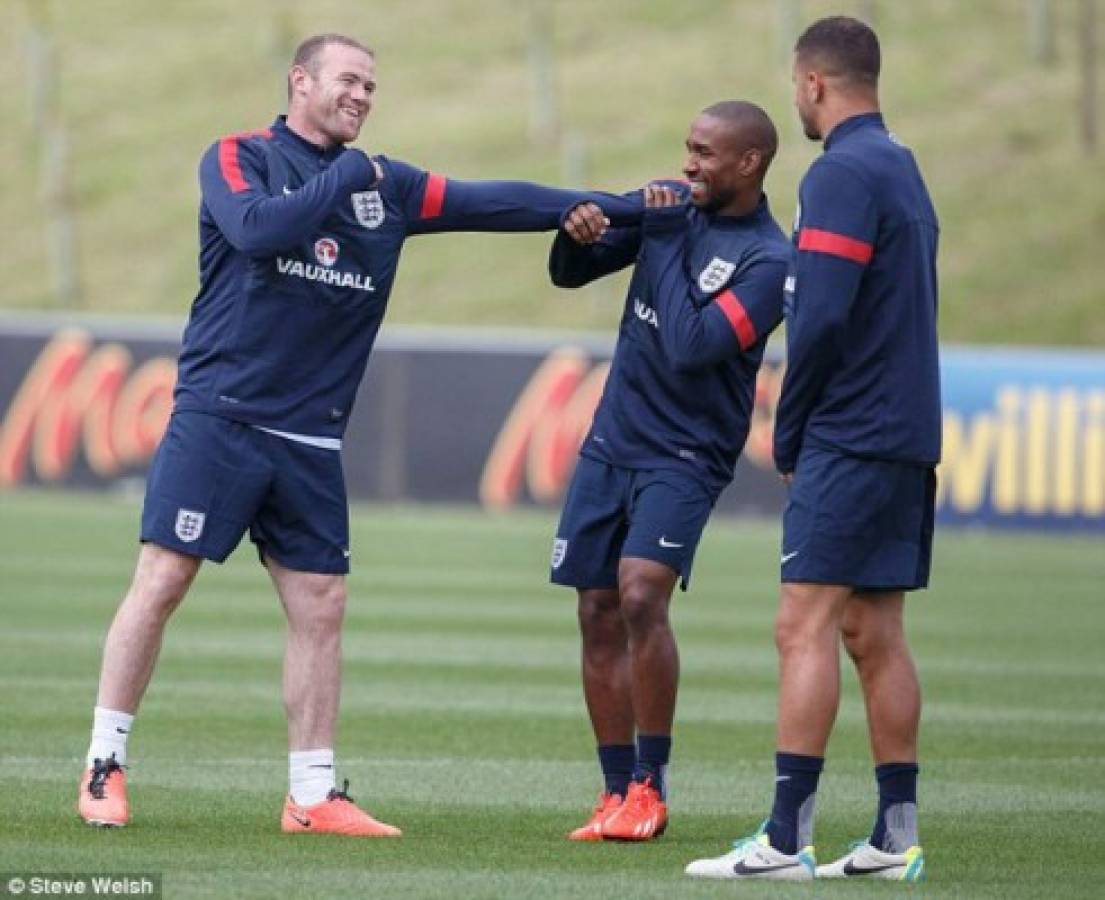 Viagra por vitaminas: Revelan la pesada broma de Rooney a su propio compañero de selección
