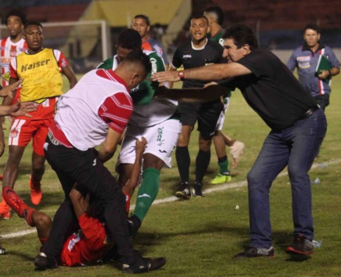 En fotos: Así fue el violento enfrentamiento entre jugadores de Vida y Marathón