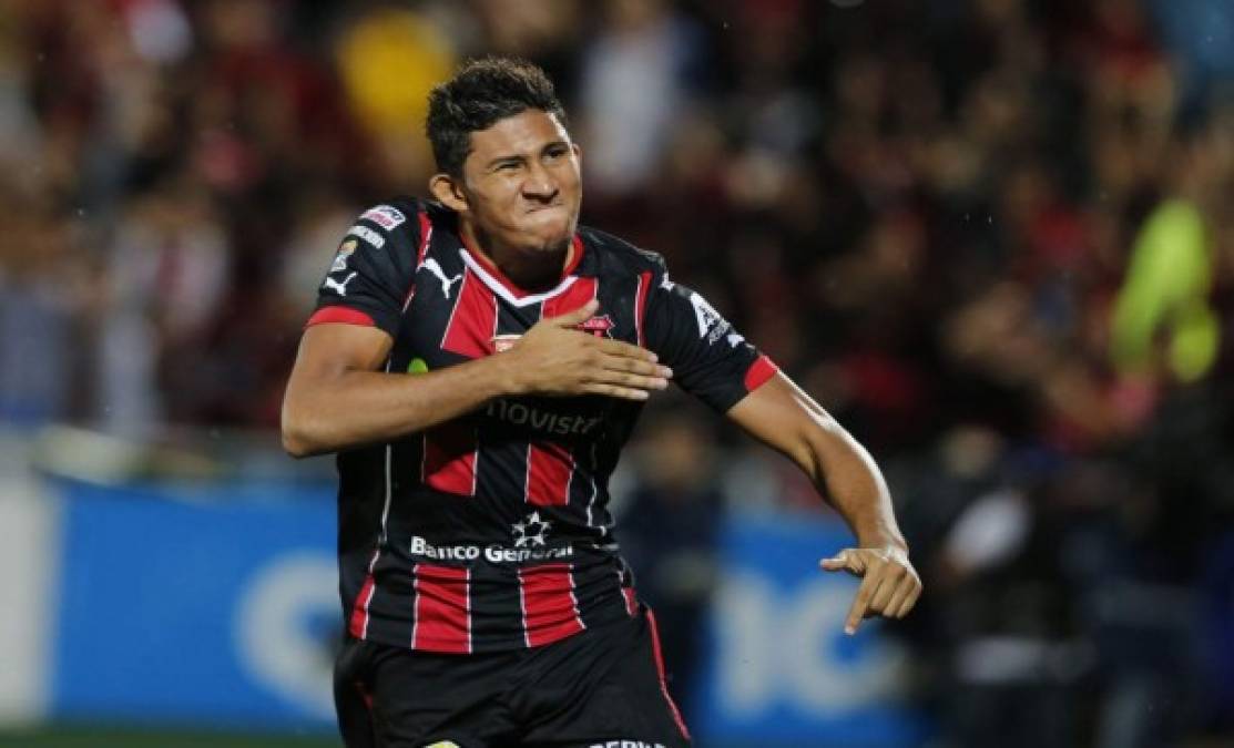 Liga Deportiva Alajuelense vence 2-0 a Saprissa en la ida de la Semifinal