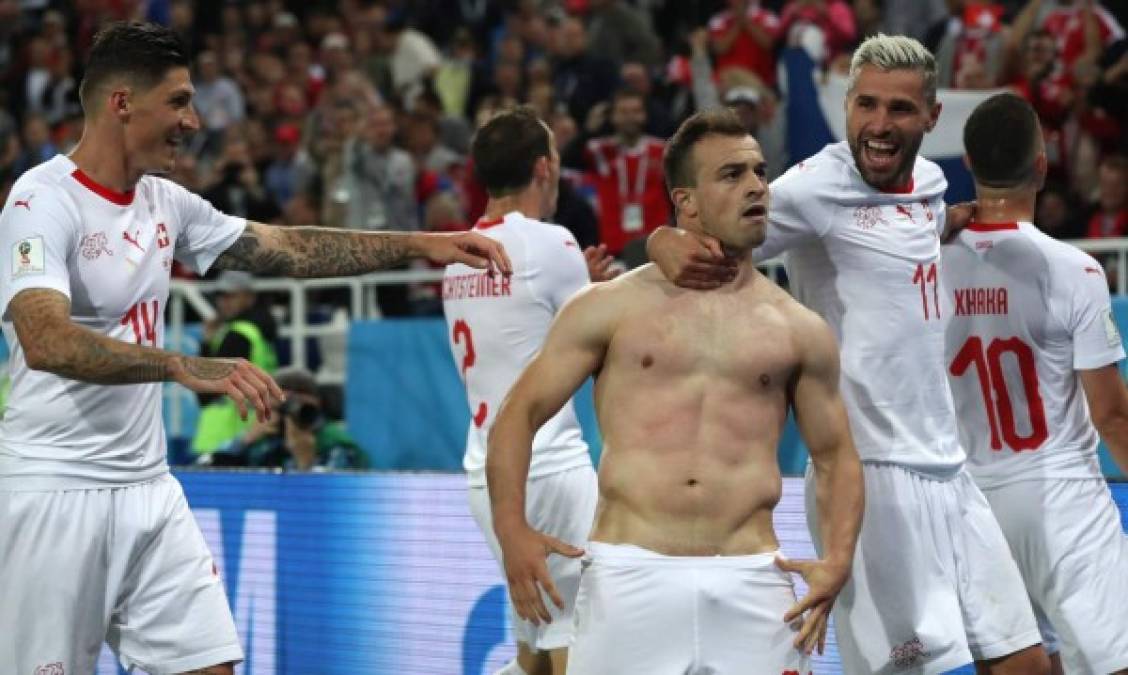 Con gol en el 89 de Shaqiri, Suiza le gana 2-1 a Serbia y sueña con octavos