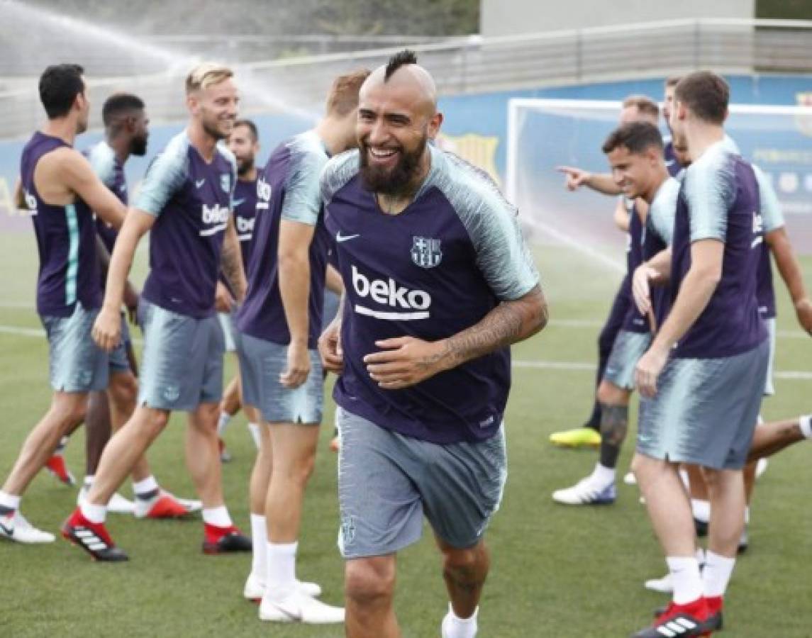 Así recibieron a Arturo Vidal en su primer entrenamiento con el FC Barcelona