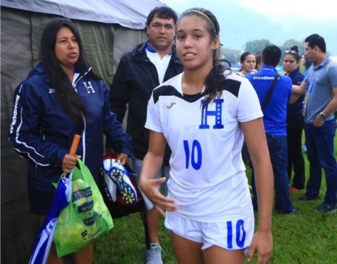 Elexa Bahr llega a Honduras para vacacionar... así luce la hermosa futbolista catracha