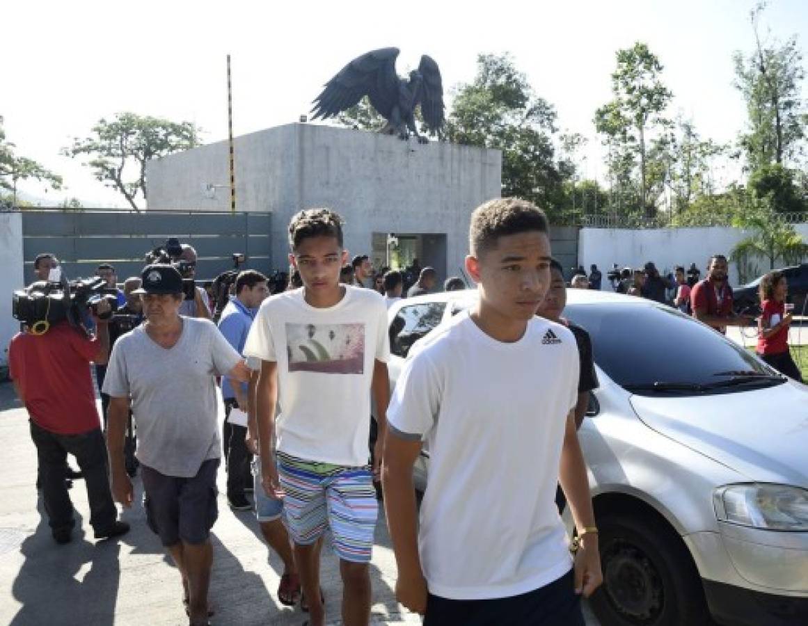 Desgarradoras imágenes: Tristeza y llanto en complejo del Flamengo tras voraz incendio