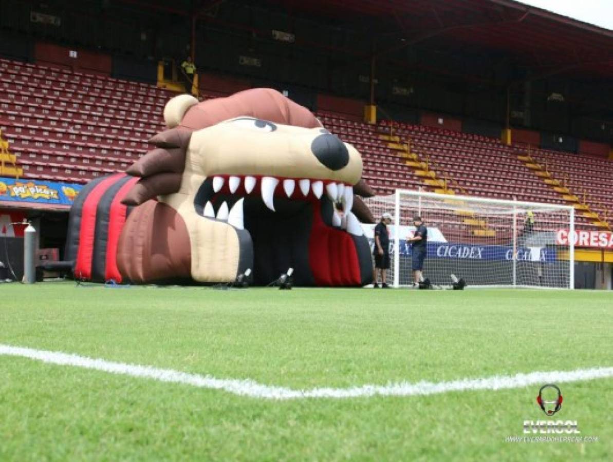 ¡ESPECTACULAR! Así quedó la cancha del estadio Alejandro Morera Soto tras remodelación