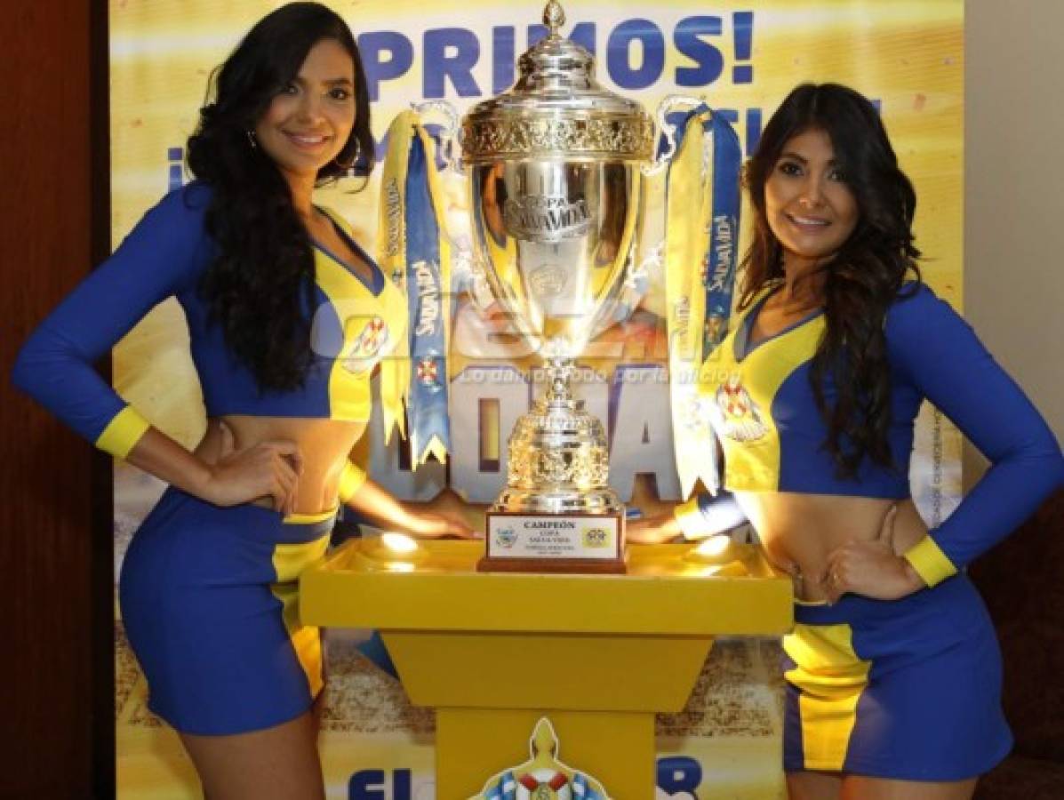 Las imágenes de la premiación de Liga Nacional y presentación de la copa