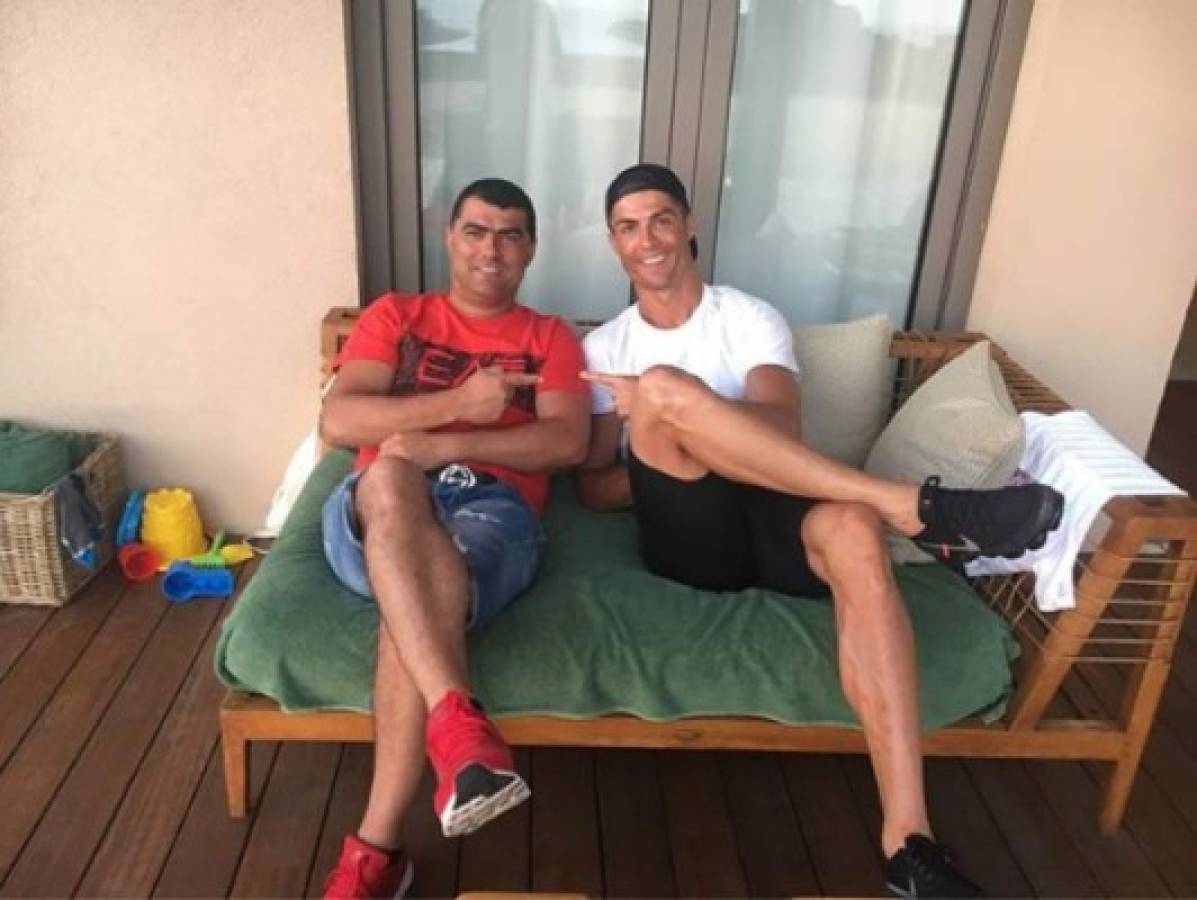 FOTOS: Así pasa las vacaciones Cristiano Ronaldo en Grecia