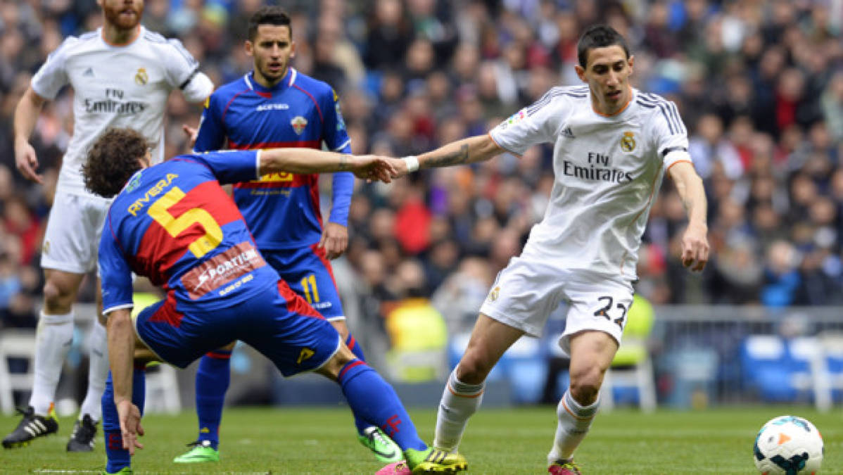 Real Madrid golea al Elche y es líder en España