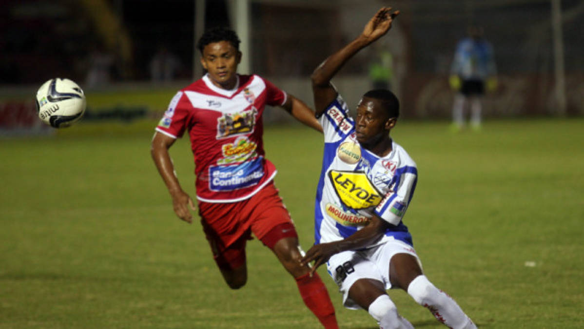 Aburrido empate entre Victoria y Real Sociedad en La Ceiba