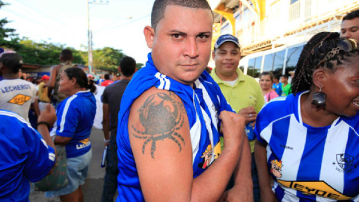 Locura en calles de La Ceiba por clasificación del Victoria a la final