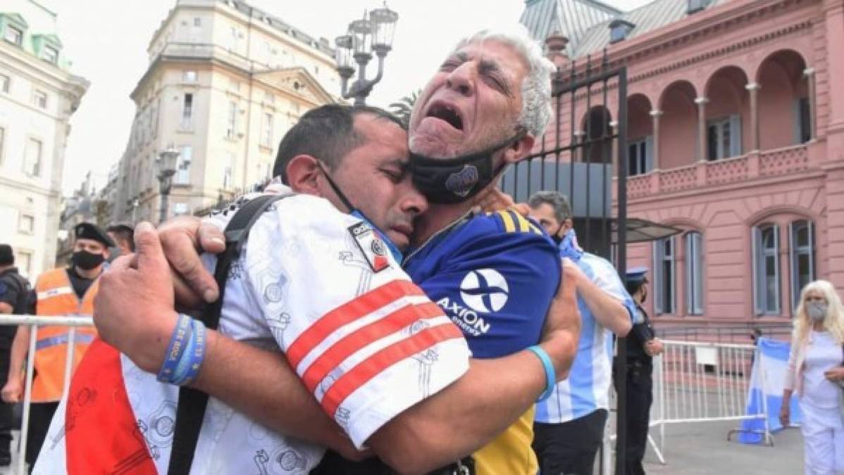 ¡Hasta siempre Diego! Maradona ya descansa en paz junto a sus padres en el cementerio de Bella Vista