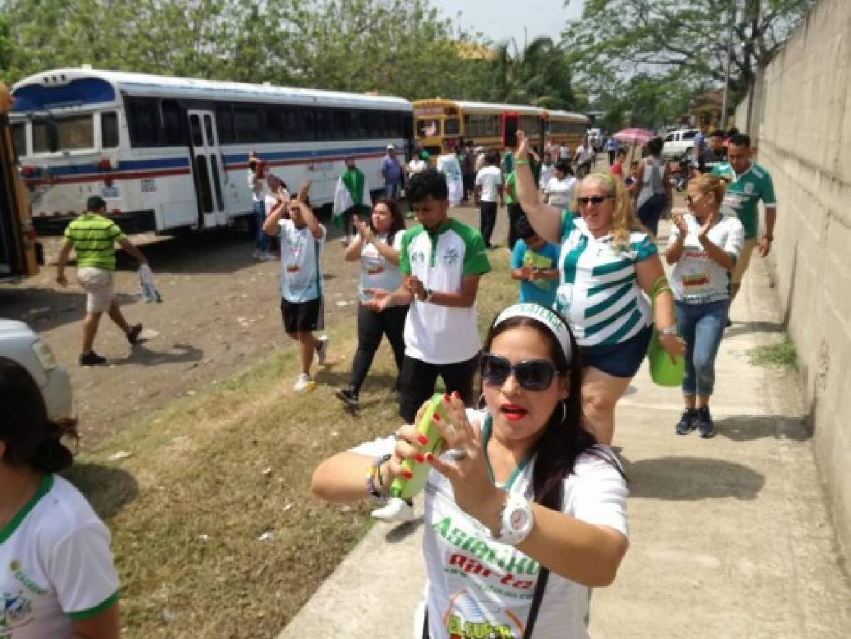 ¡Invasión porteña! Aficionados del Platense se toman el estadio de Tocoa