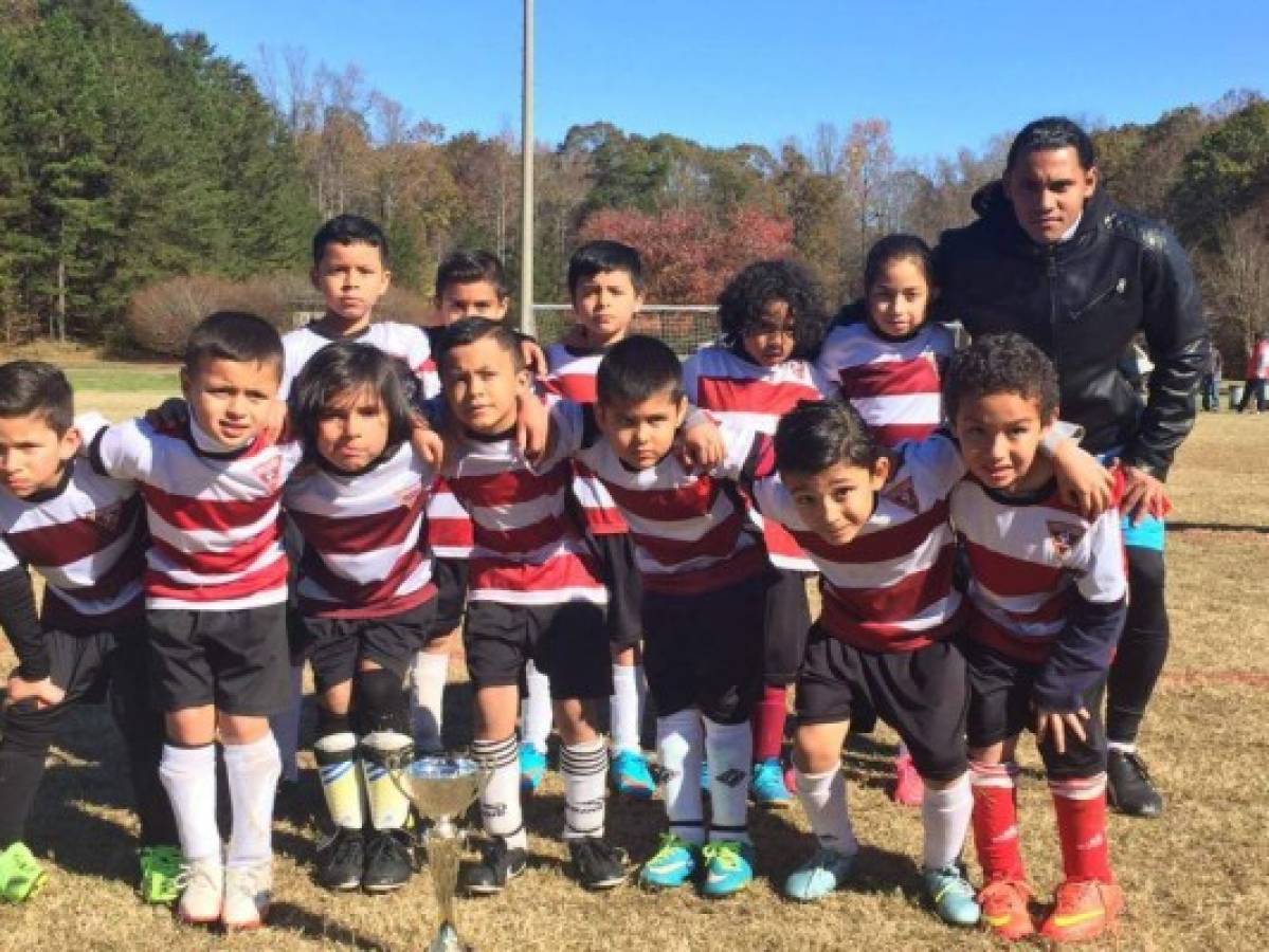 Así es Luis Cálix, el hondureño que venció a la muerte para formar campeones