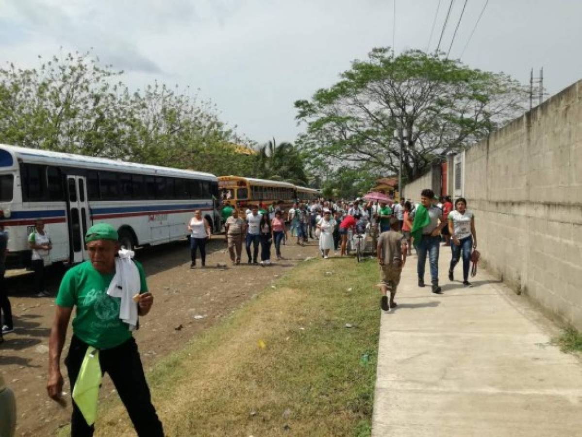 ¡Invasión porteña! Aficionados del Platense se toman el estadio de Tocoa