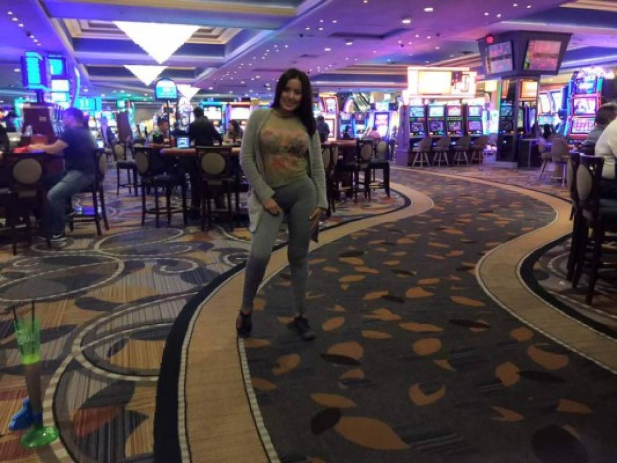 FOTOS: ¡Elsa Oseguera paraliza Las Vegas con un bikini ajustado!