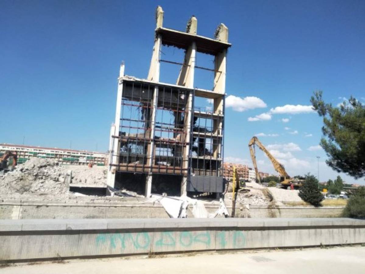 Finaliza la demolición del Vicente Calderón: así luce ahora tras el derribo de la última grada