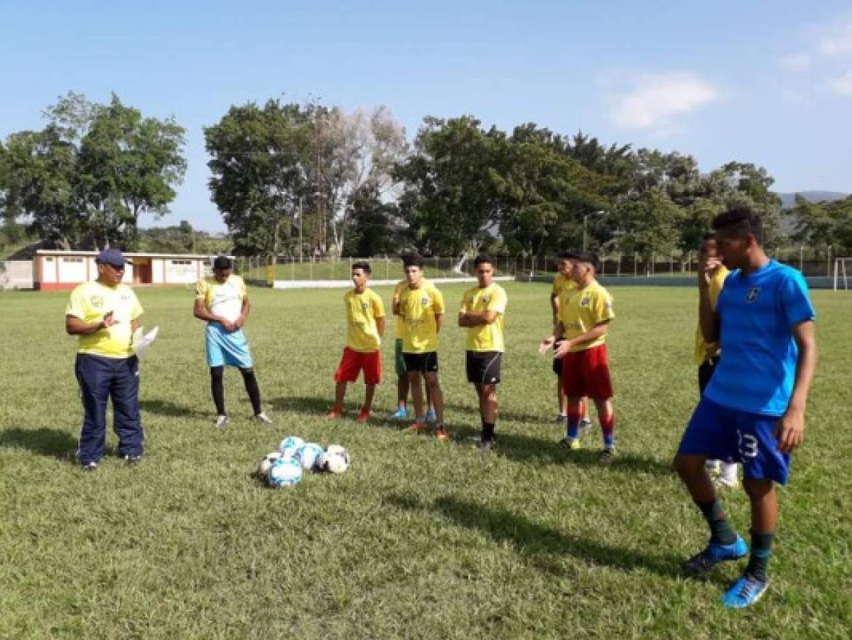 Fichajes Ascenso: Futbolista del Delicias FC jugará en Asia, Pinares y Real Juventud hacen barrida