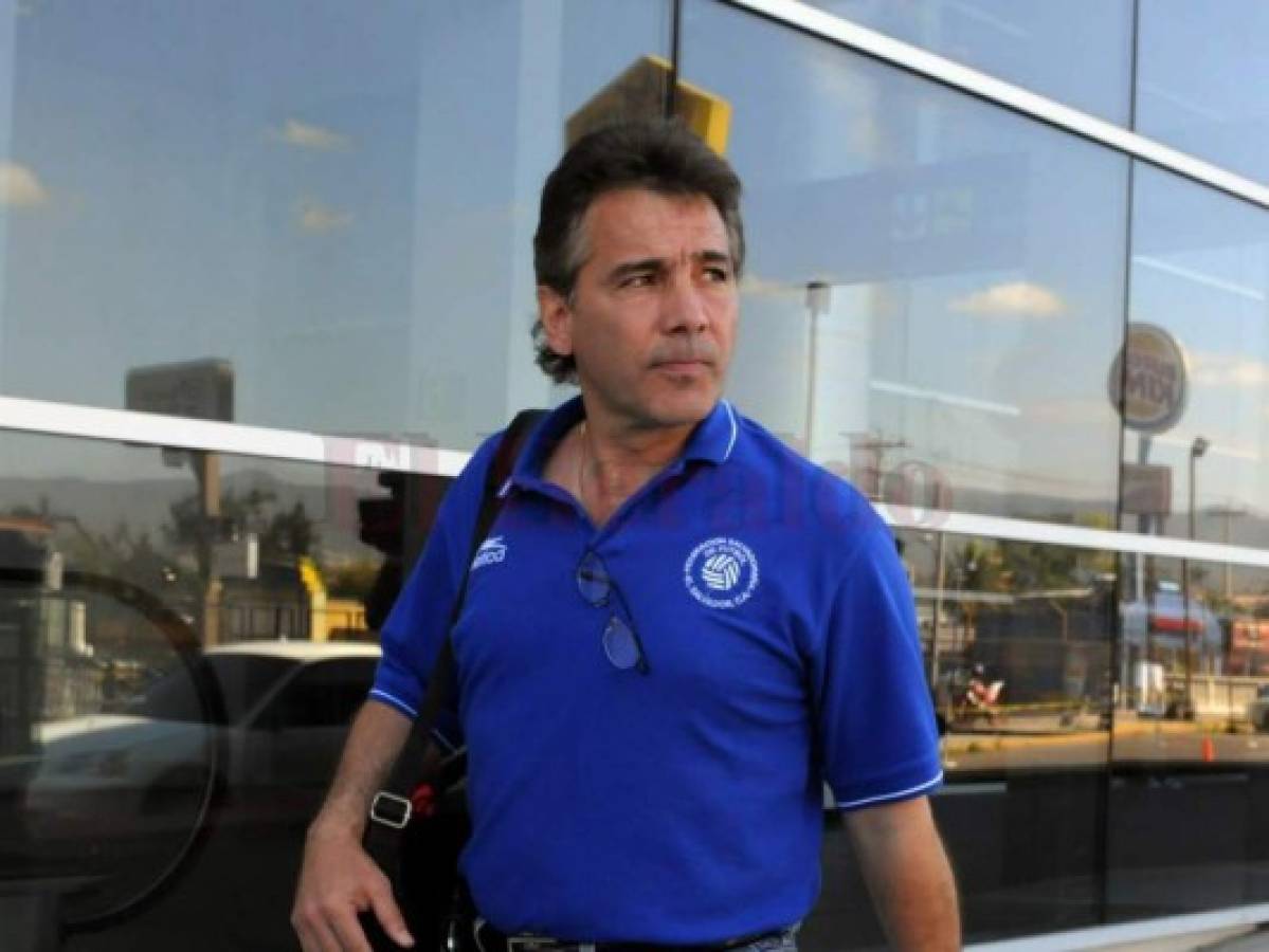 Los salarios de los técnicos de Concacaf, Fabián Coito de los más bajos