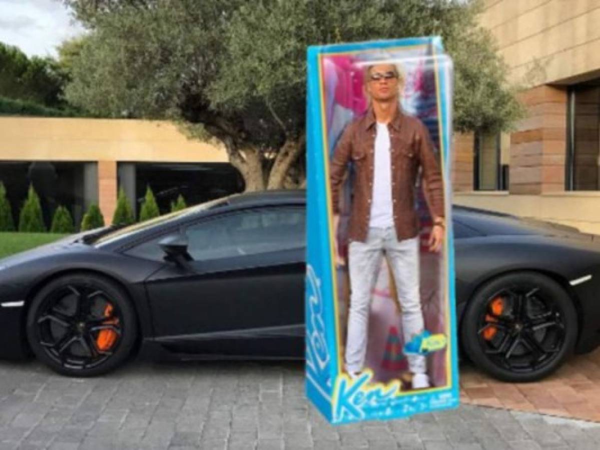 Despedazan con memes a Cristiano Ronaldo tras presumir su lujoso Lamborghini