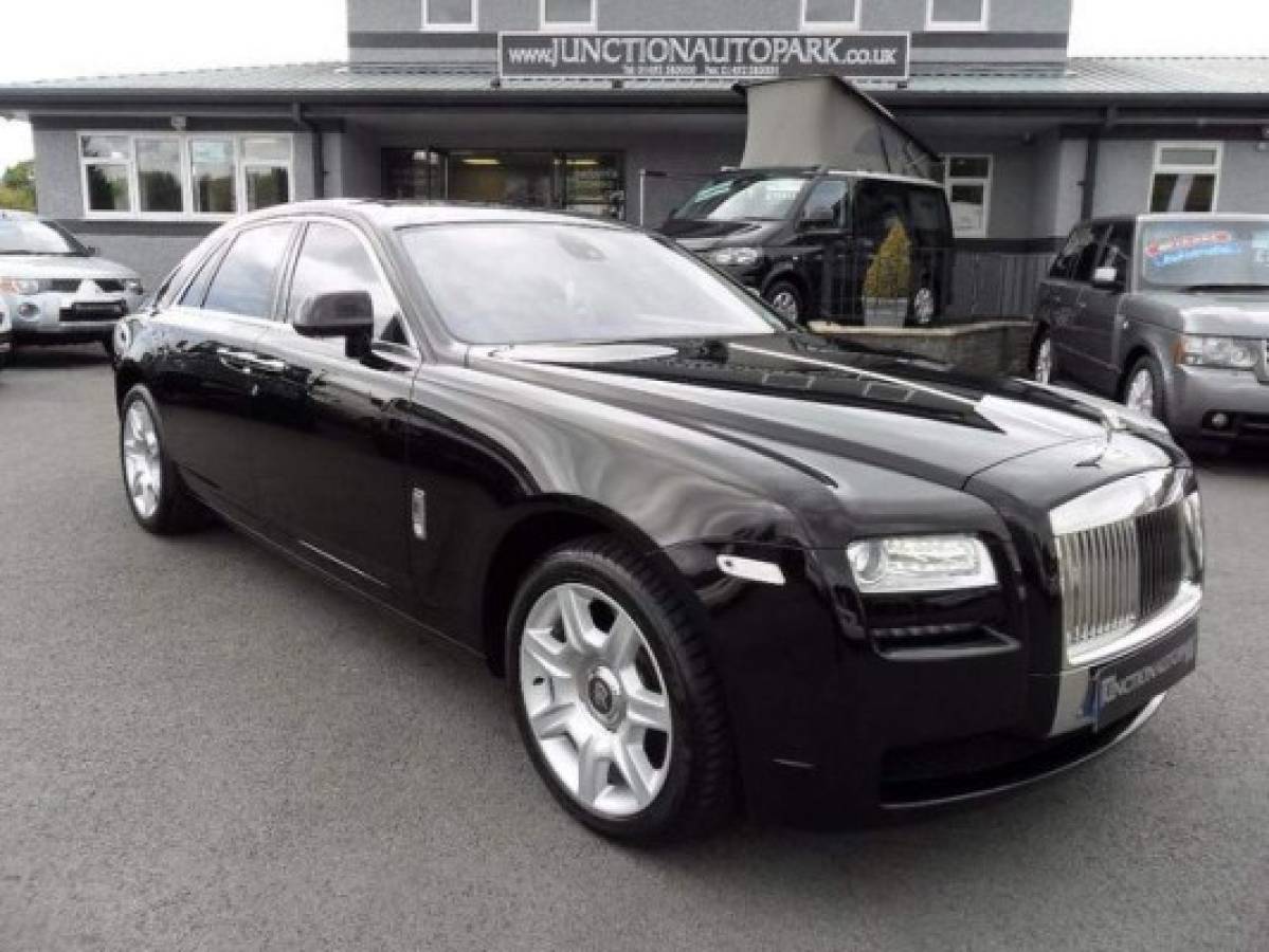 Así es el espectacular Rolls-Royce que puso a la venta Wilson Palacios