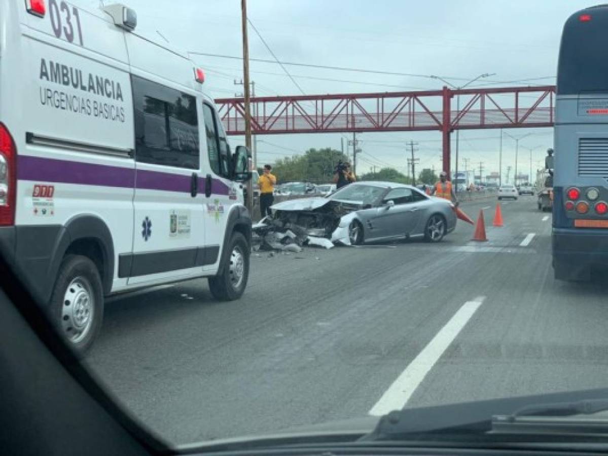 ¡Qué susto! Tuca Ferretti se accidenta y destruye su lujoso Mercedes Benz