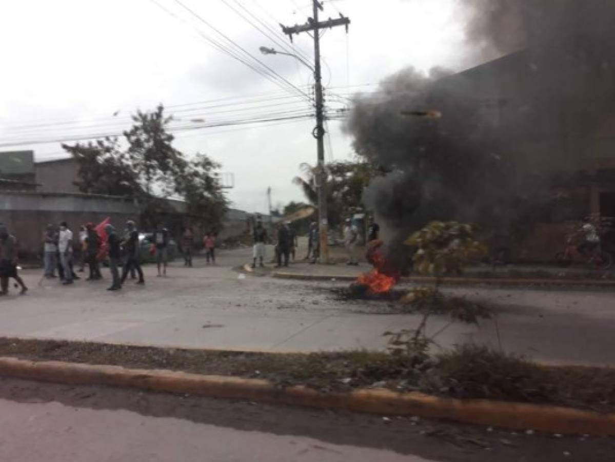 Bloqueos de calles y enfrentamientos dejan protestas en Honduras