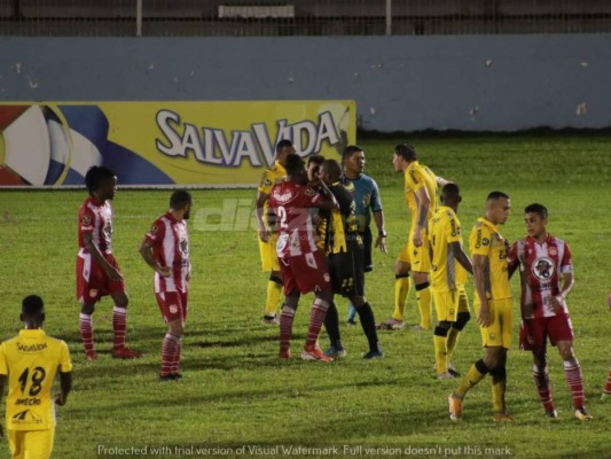 No se vio en TV: terrible lesión, zafarrancho y apagón en La Ceiba; Motagua fue una explosión